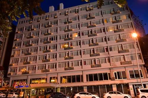www.gurkenthotel.com