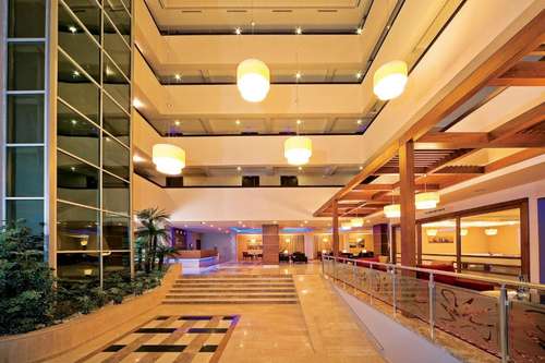 www.momhotel.com