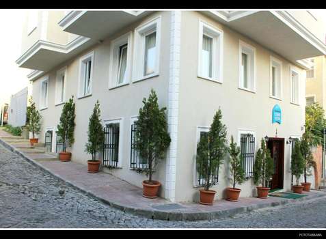 www.sultanahmetcesmehotel.com