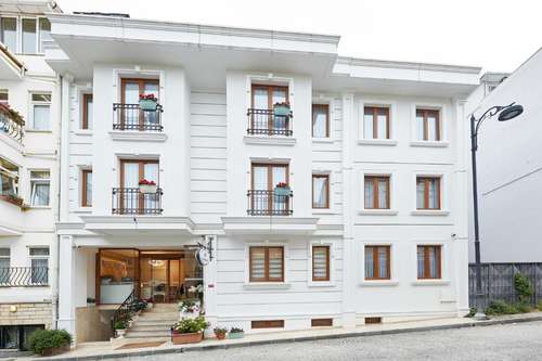 www.albinashotel.com