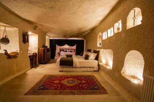 www.saddlecavehotel.com