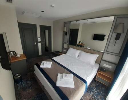 www.peraorientsuites.com