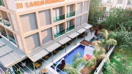 www.larenseasidehotel.com