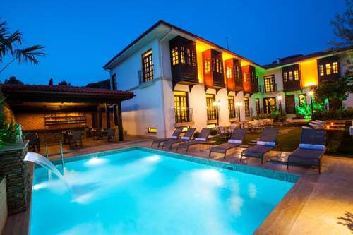 www.liviahotels.com