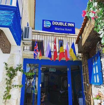 www.doubleinnmarina.com