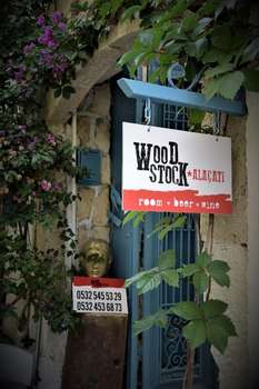www.woodstockalacati.com
