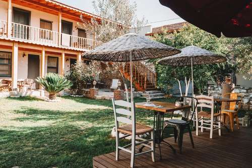 www.attalossuiteshotel.com