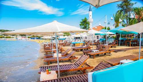 www.bluebaybeachotel.com