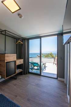 www.pureblanchehotel.com