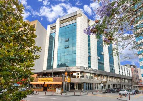 www.hotelismira.com