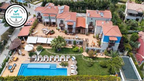 www.alacatikapariotel.com