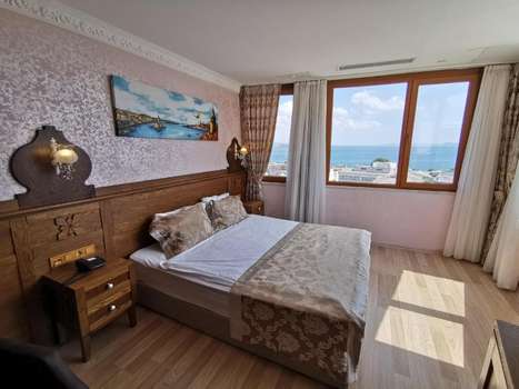 www.perapolishotel.com