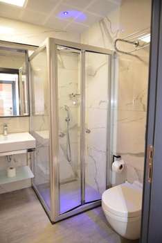 www.oasisotel.com