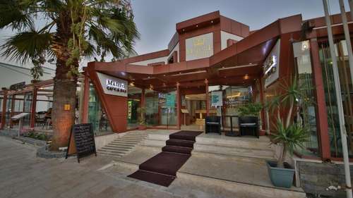 www.majestehotel.com