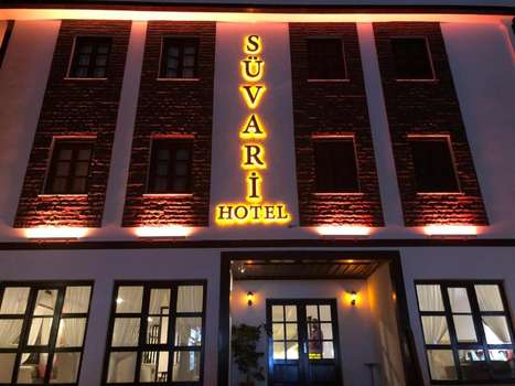www.suvarihotel.com
