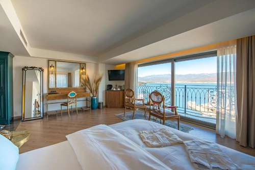 www.casamargothotel.com