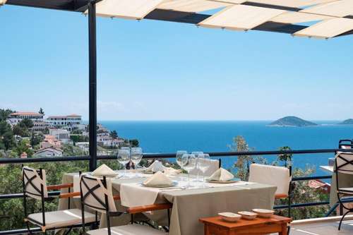 www.merlothotelkalkan.com