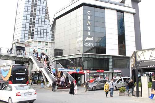 www.istanbulgrandparkhotel.com