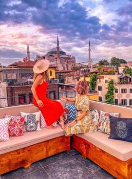 www.hennahotelistanbul.com