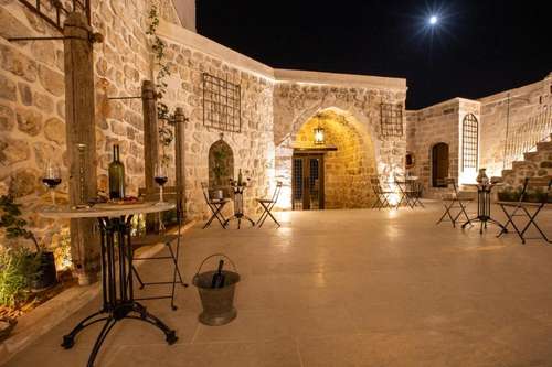 www.mirsoumhotels.com