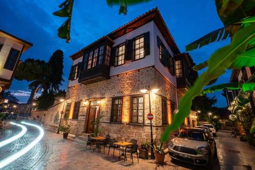 www.cedrushotelantalya.com