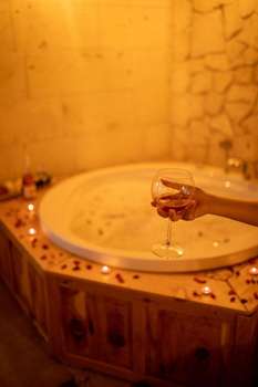 www.pomegranatecavehotel.com