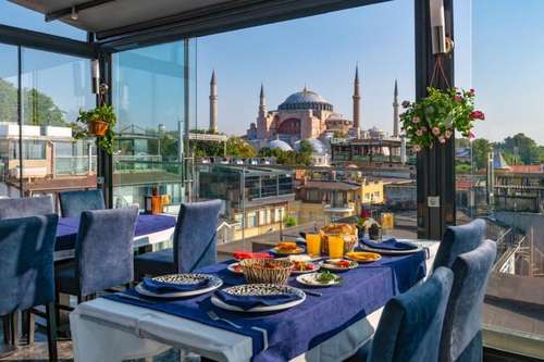 www.aristocrathotel.com