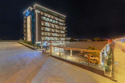 www.arteshotel.com