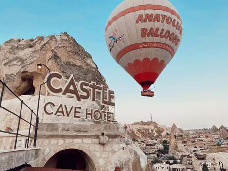 www.castlecavehotel.com