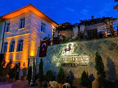 www.redhorsehotel.com