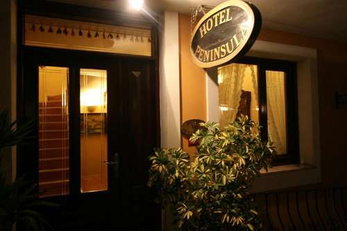www.hotelpeninsula.com