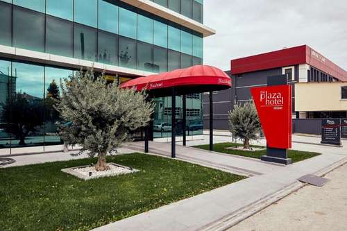 www.theplazahoteledirne.com