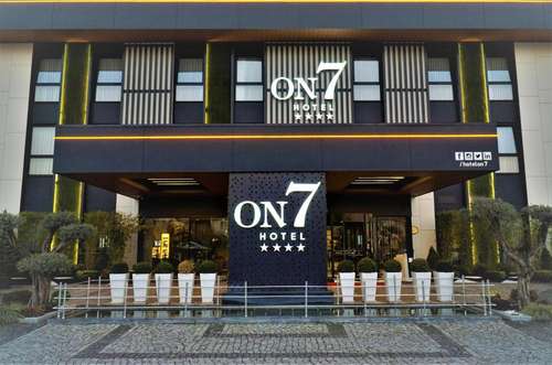 www.hotelon7.com