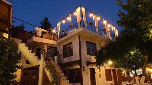 www.hotelblueseagarden.com