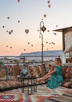 www.heracavesuites.com
