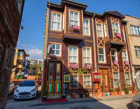 www.aprilstoryhotel.com