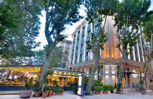 www.pierrelotihotel.com
