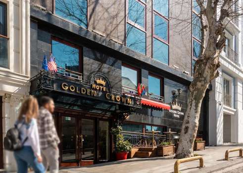www.goldencrownhotel.com