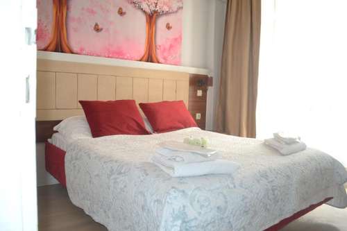 www.akmanotel.com