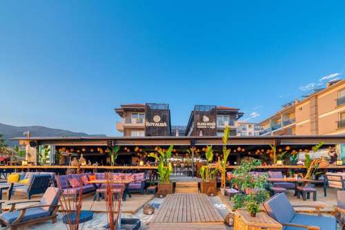 www.palmiyebeachhotel.com