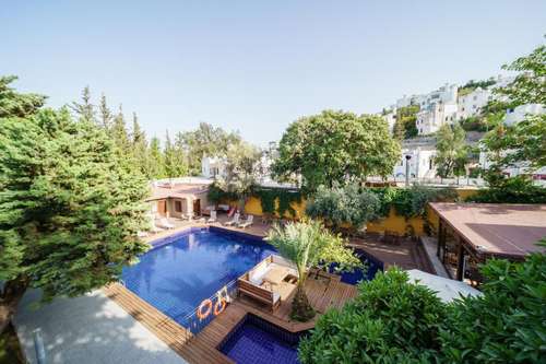 www.hotelcentrobodrum.com