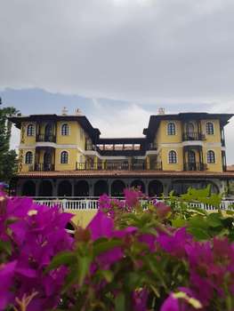 www.hotelaltinsaray.com