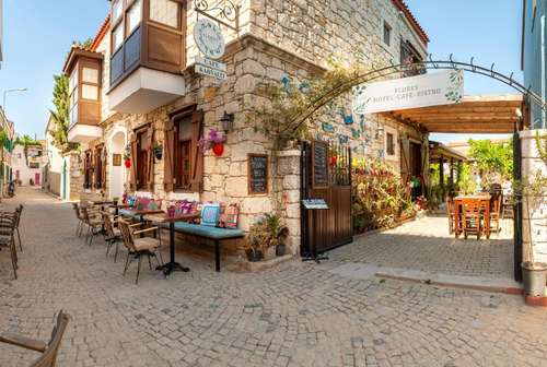 www.floreshotelalacati.com