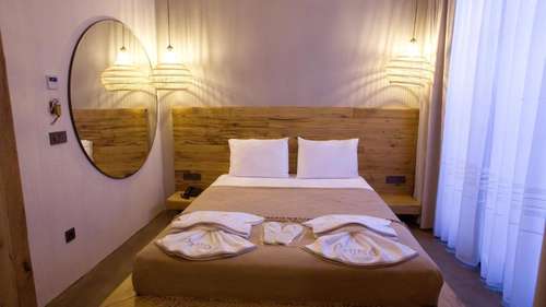 www.dmirahotel.com