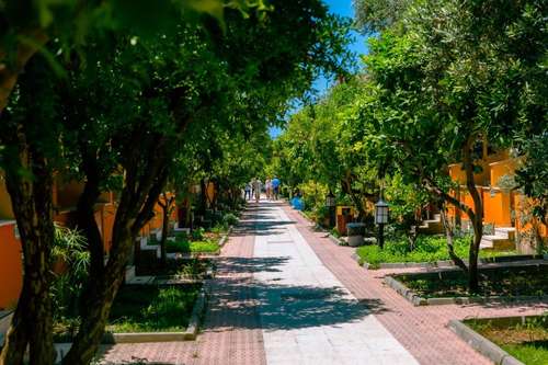 www.ozlemgardenhotel.com