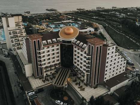www.saturnpalaceresort.com
