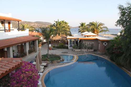 www.uzhanotel.com