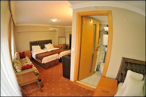 www.palacepointhotel.com