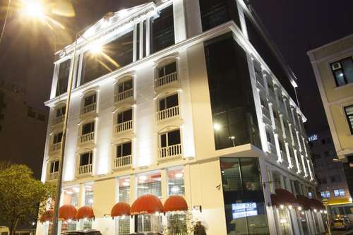 www.nebaroyalhotel.com