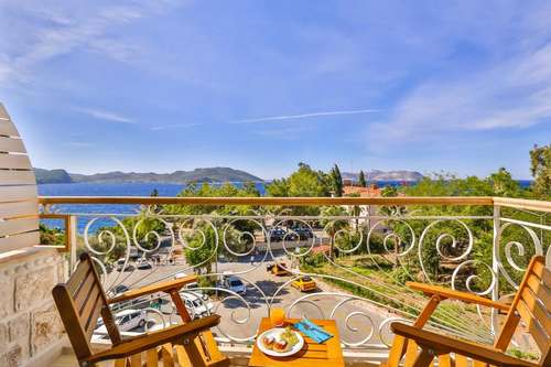 www.arnnahotel.com